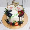 Торт "Двойной праздник" с ягодами и пряниками с подписью ТМ201