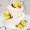 Свадебный торт с живыми розами и бусинками СТ117