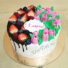 Торт на 8 марта с ягодами и тюльпанами