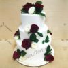 Белый свадебный торт с букетом роз СТ388