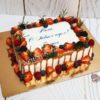 Новогодний торт c ягодами и поздравлением НТ028