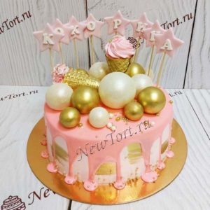 Торт "Блекс" с рожками, золотыми шарами и потеками ТД122