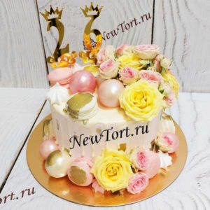 Торт с живыми цветами и шарами ТЖ190