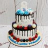 Торт для девочки "Классический" с безе, ягодами, шоколадными шарами и потеками ТД501