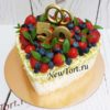 Торт на годовщину свадьбы "Золотой юбилей" в виде сердца с ягодами и бусинами СТ463