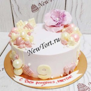 Торт "Нежная роза" с цветком, шоколадом и шарами ТД537