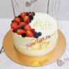 Свадебный торт "Инициалы" с ягодами и золотой окантовкой СТ552