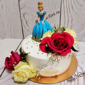 Торт "Статусный" с фигуркой, бусинами и живыми цветами ТЖ494