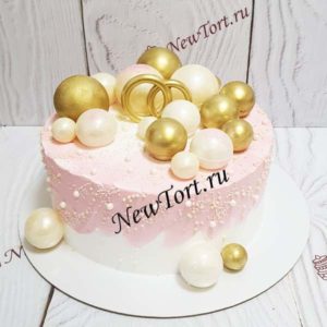Свадебный торт "Воздушные шары" с кольцами, бусинами и шоколадными шарами СТ559