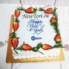 Новогодний торт "Клубника на снегу" с ягодами, веточками и кремом НТ200