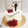 Свадебный торт "Классический" с фигурками и красными цветами СТ115