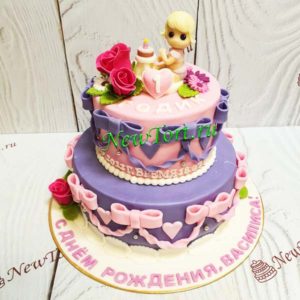Торт "Торжественный" с фигуркой малыша, сладкими цветами и бантами ТГ226